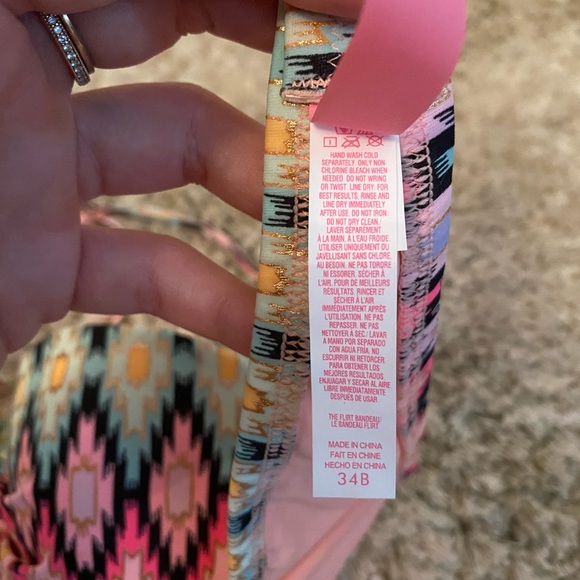 victoria’s secret bikini top - Picture 2 of 2
